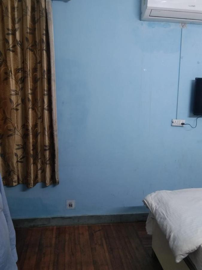 Hotel Tsr By Wb Inn Agra  Εξωτερικό φωτογραφία