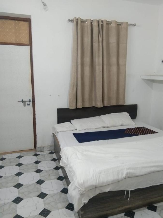 Hotel Tsr By Wb Inn Agra  Εξωτερικό φωτογραφία
